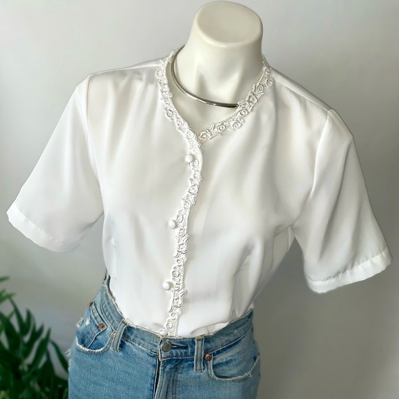 v i n t a g e :: Ethereal Lace Embroidered Blouse Elegant - Picture 8 of 12
